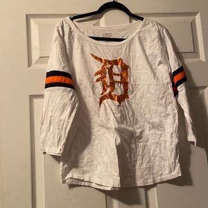 Detroit tigers shirt